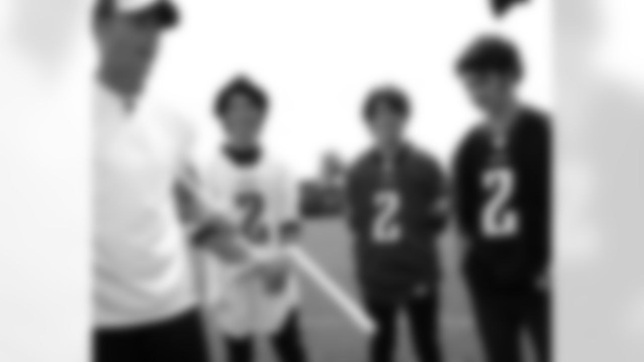 Skills and drills with PK David Akers and the Jonas Brothers