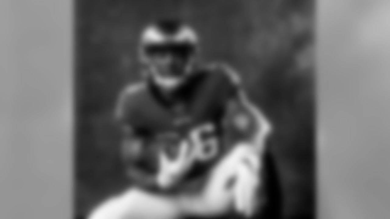 RB Miles Sanders