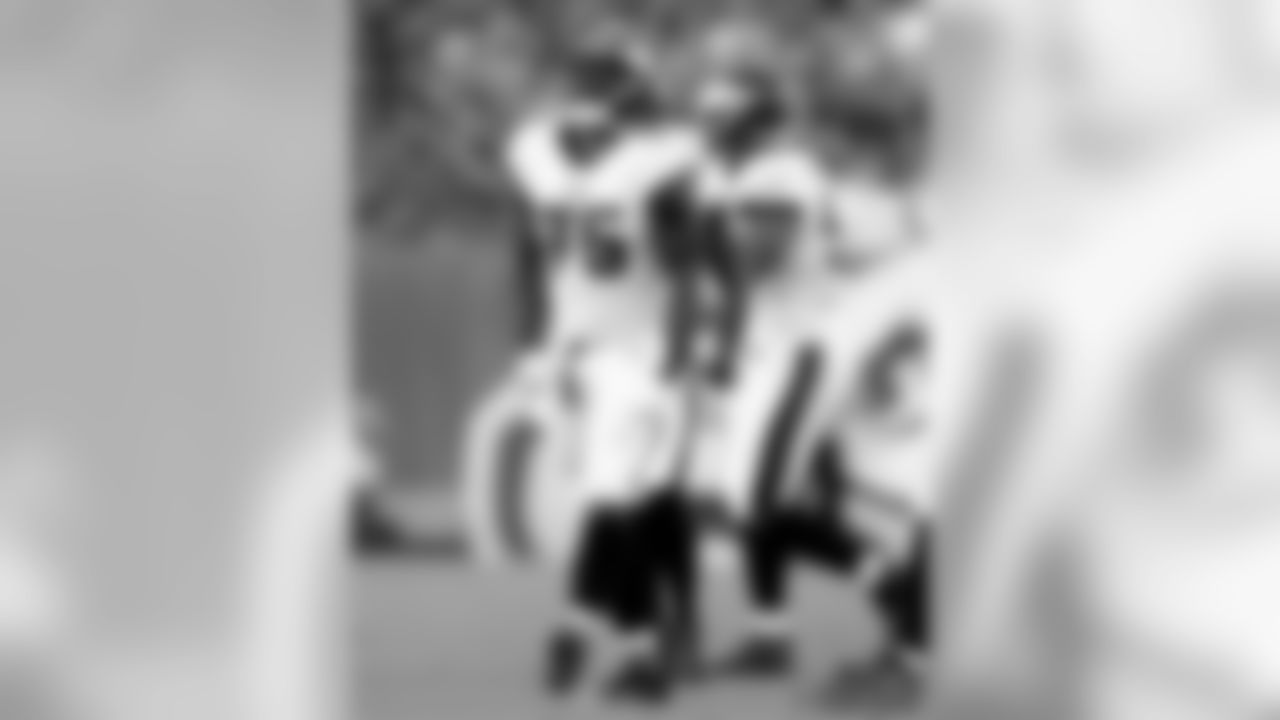 DE Vinny Curry: "You can't fake passion!!!! 😤"