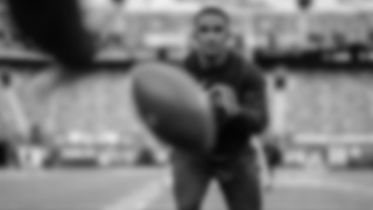 QB Jalen Hurts
