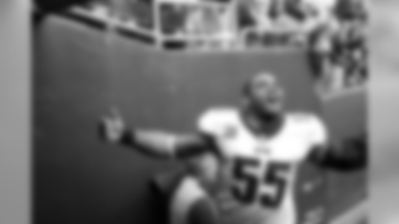 DE Brandon Graham