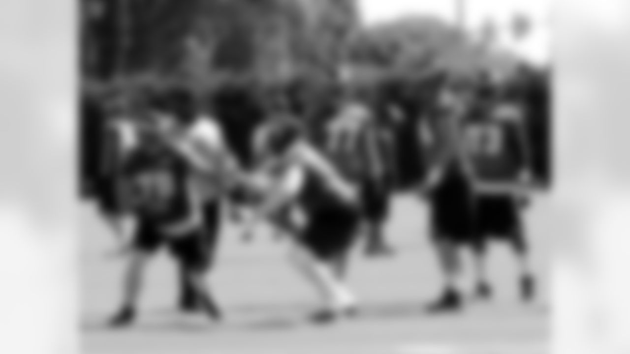 Offensive line drills with G/T Tyler Hoover and T Jason Peters