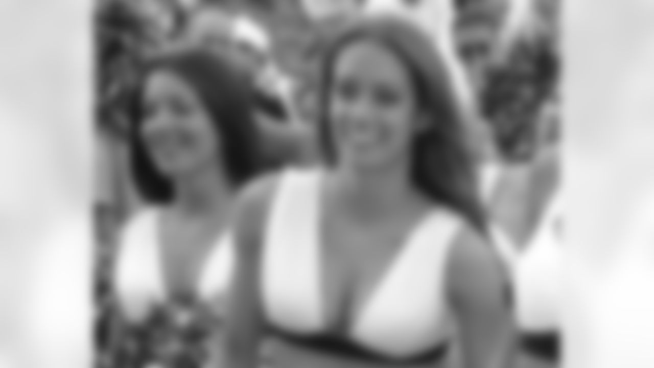 Krystle and Stephanie cheer at the 'Battle at the Beach'
