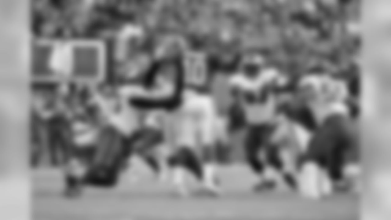 DE Vinny Curry