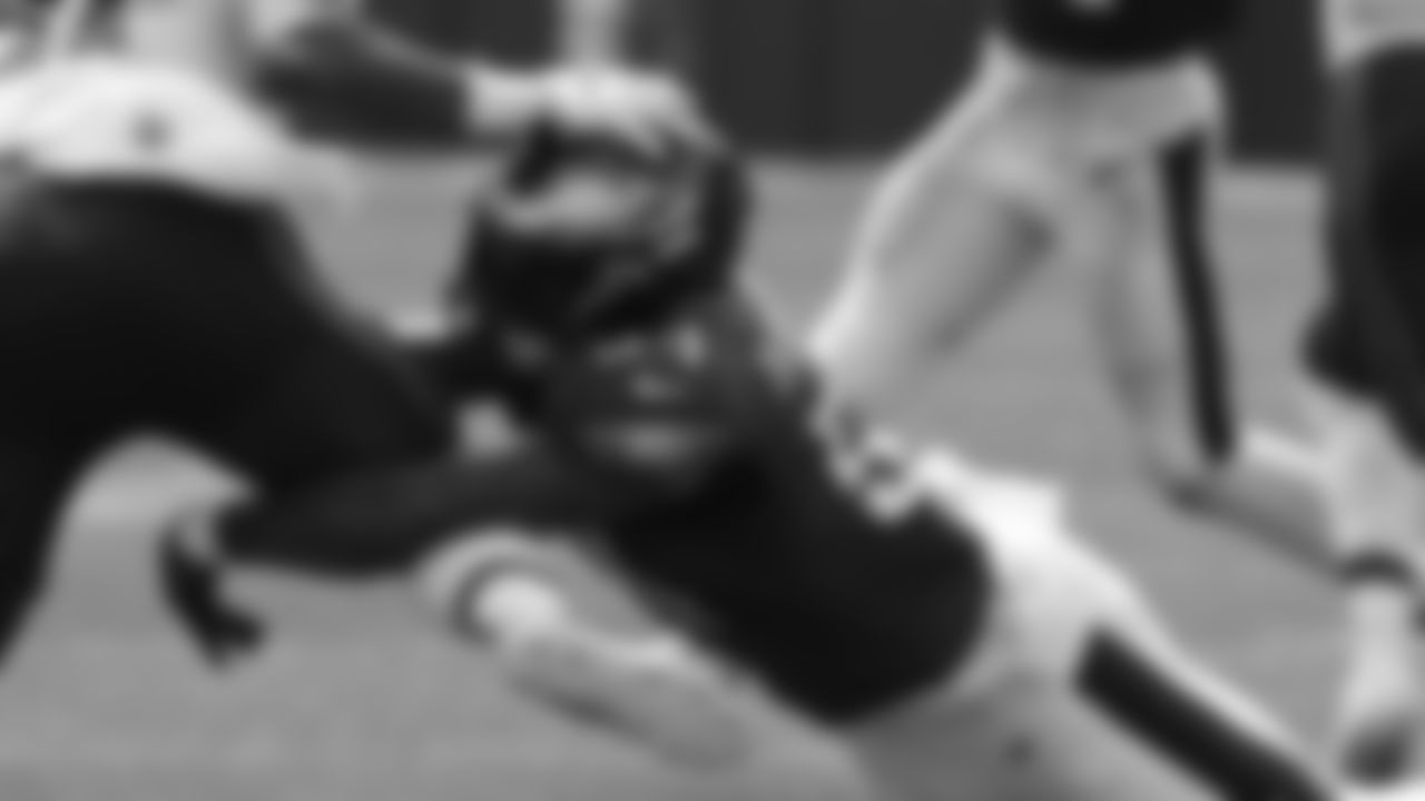 LB Shaun Bradley