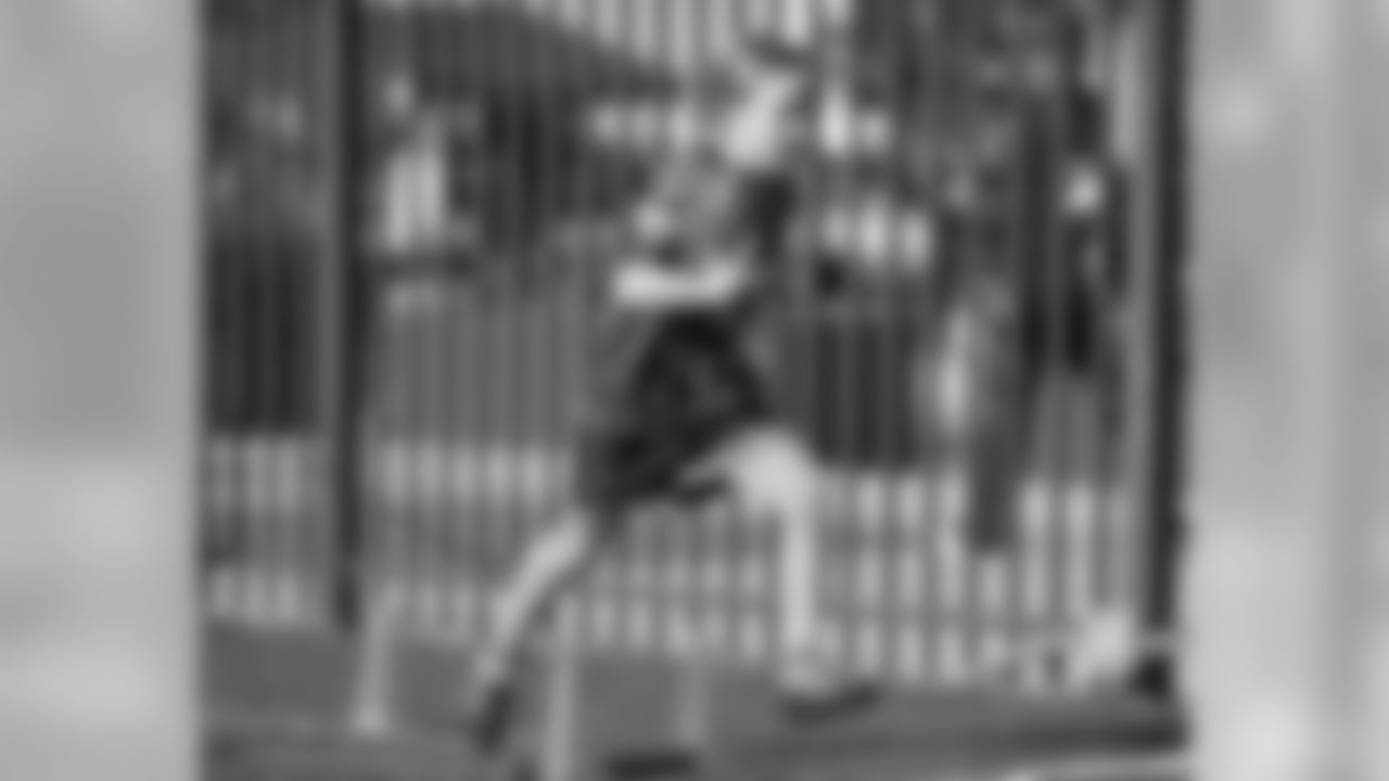 A McNabb fan running with the pigskin