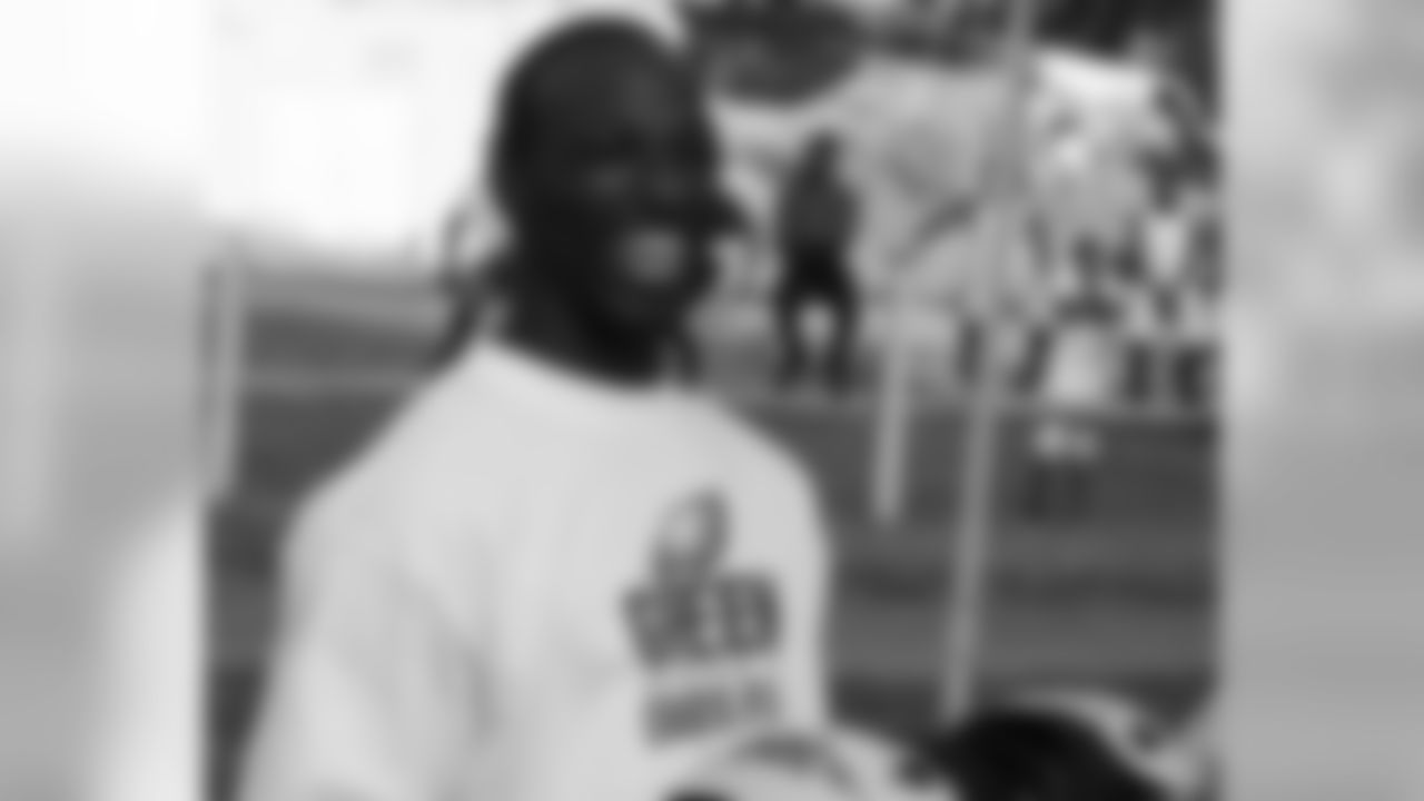 WR Jason Avant was all smiles
