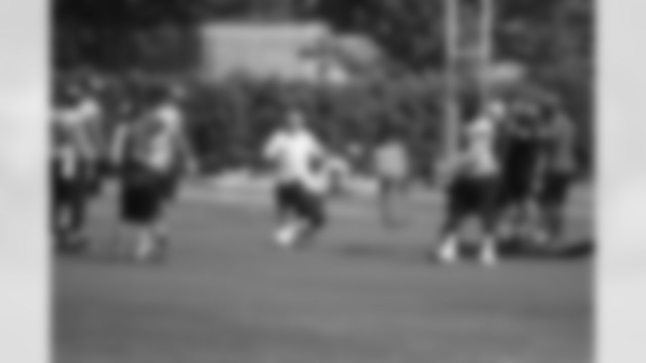 DT Beau Allen prepares for the hit
