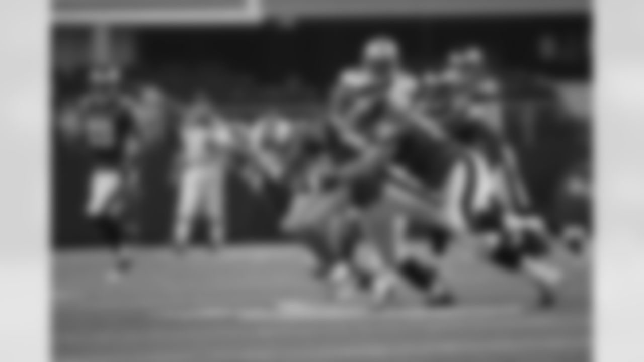 DT Derek Landri