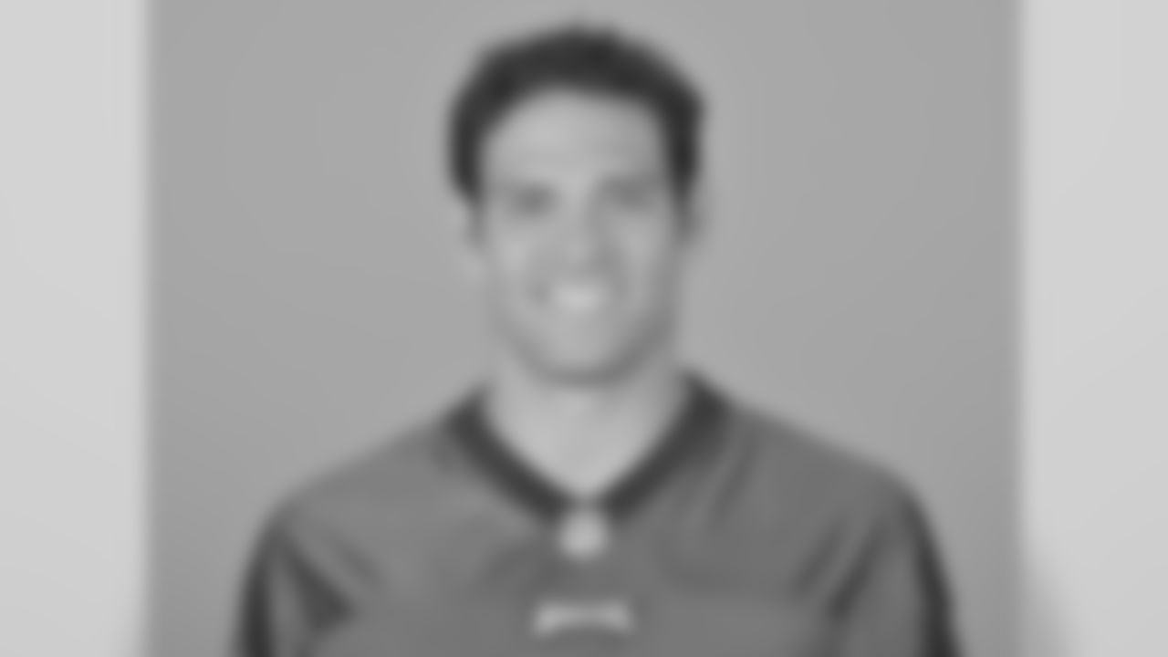 Sanchez completed an Eagles franchise-record and a career-high 37 passes for a career-high 374 yards at Washington on 12/20