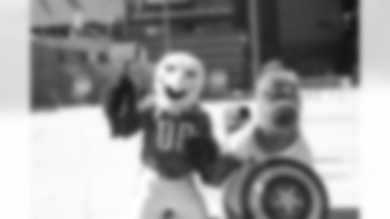 Some #BrotherlyLove as the Phillie Phanatic came over for some fun