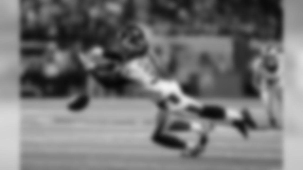 CB Byron Maxwell breaks up the pass