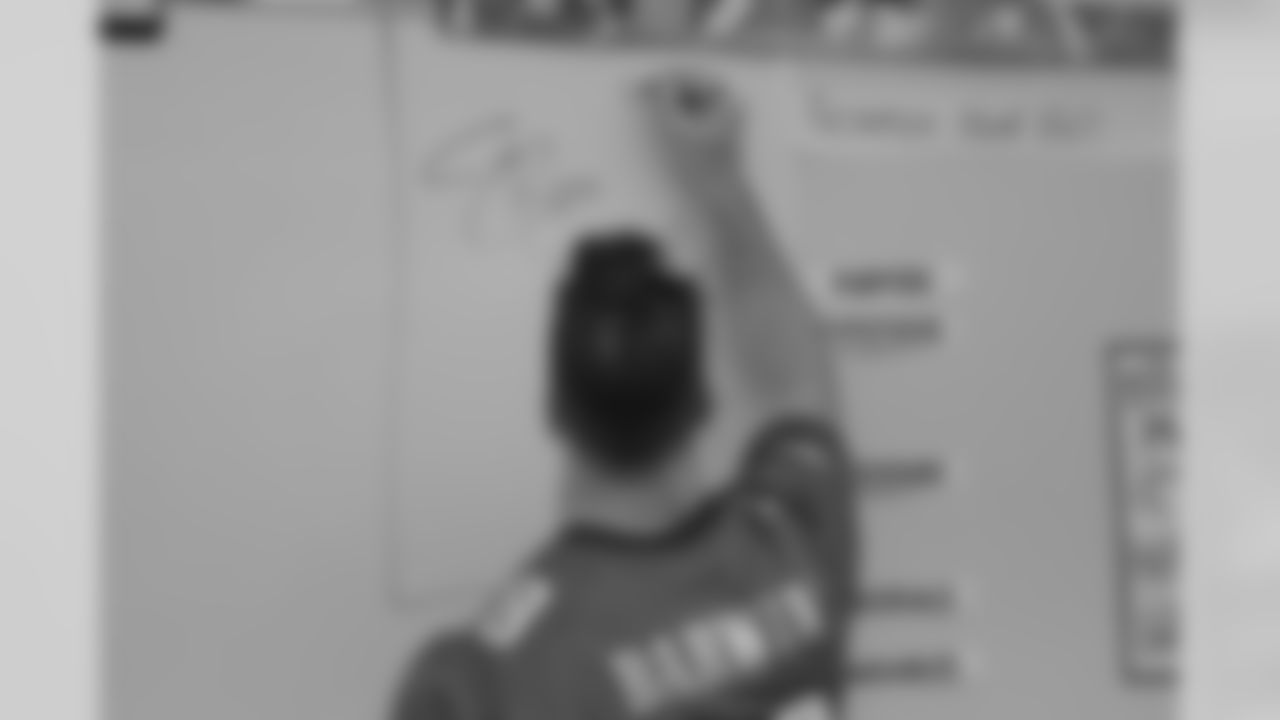 Connor Barwin leaves hsi mark
