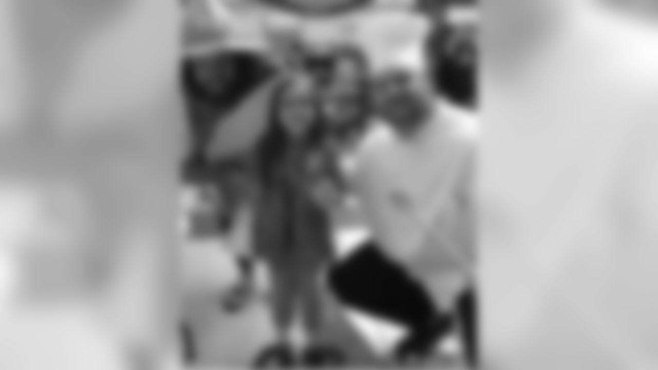 "Had an awesome time celebrating Halloween with Haley today! She's a wonderfull little lady and a total joy to be around #shoegameonpoint #TacoJoe #MarioBeautoli" - Beau Allen