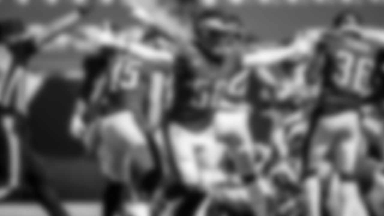 LB Duke Riley