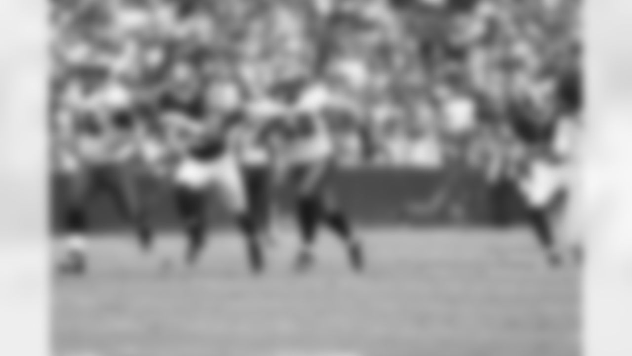 LB Casey Matthews