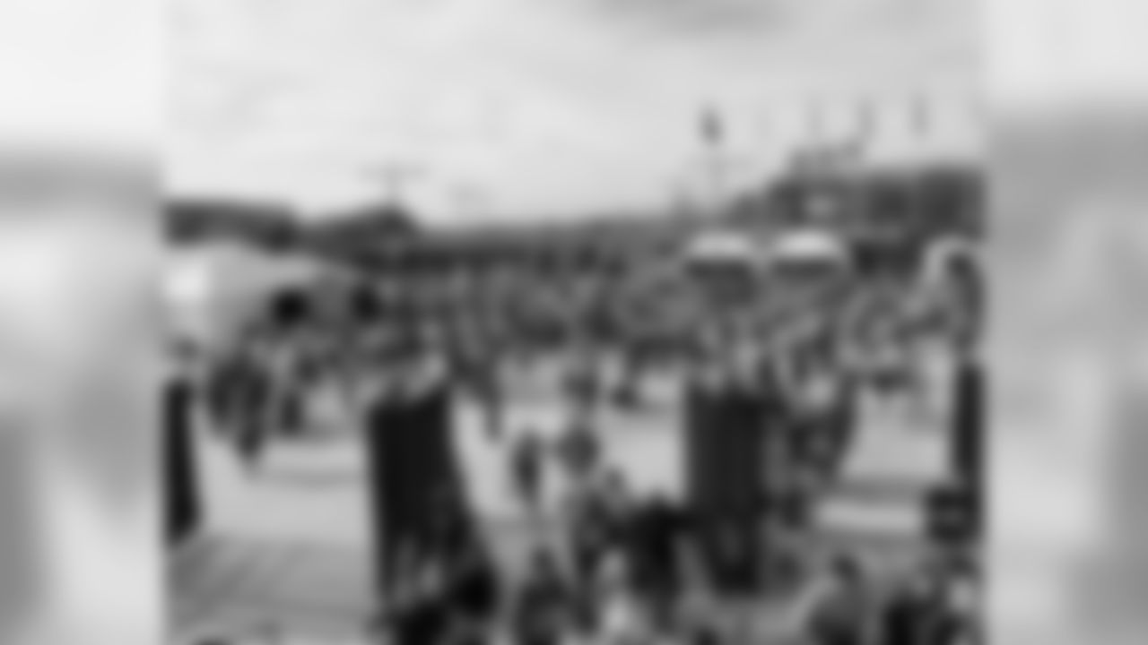 After a stormy Sunday morning, the Philly skies were a perfect blue just in time for the big event!