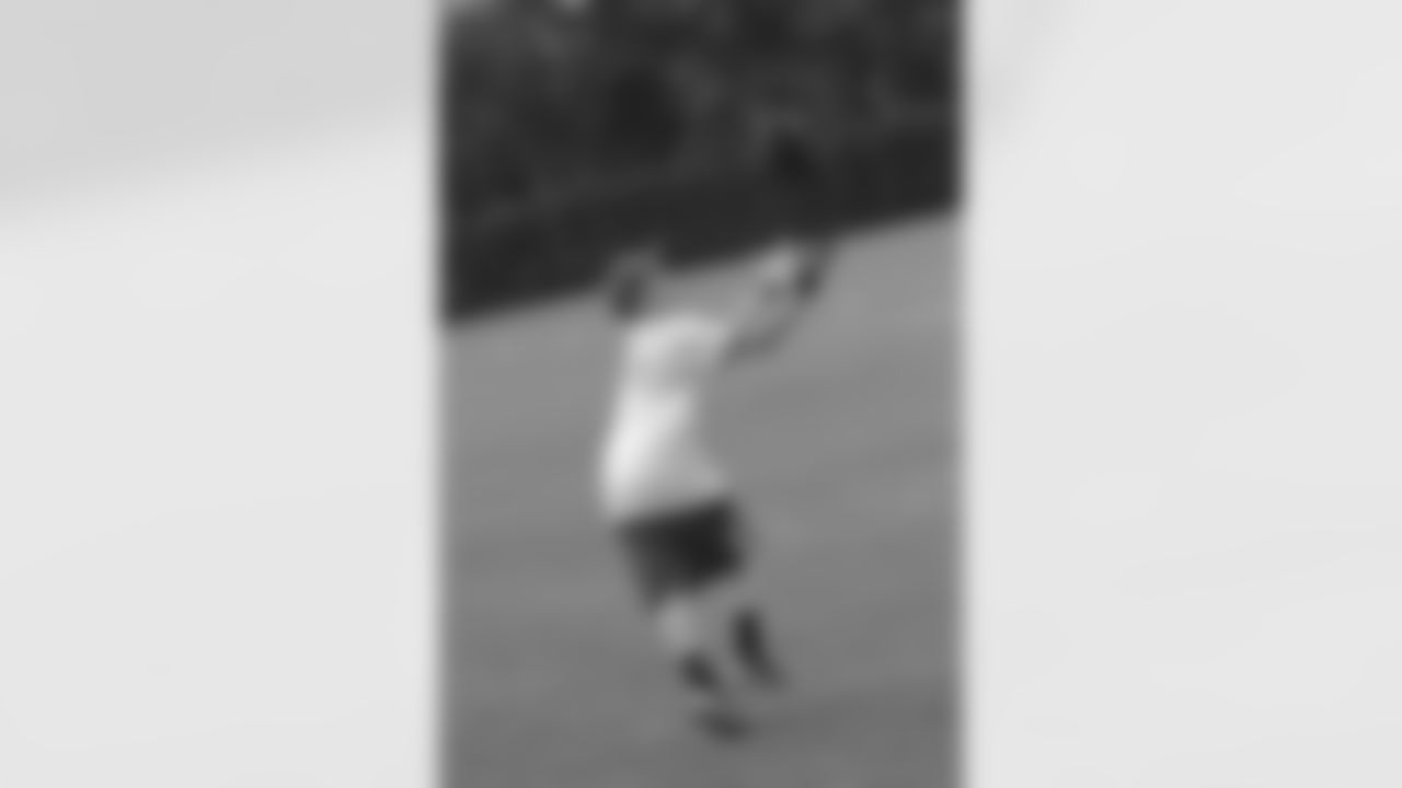 An over-the-shoulder catch