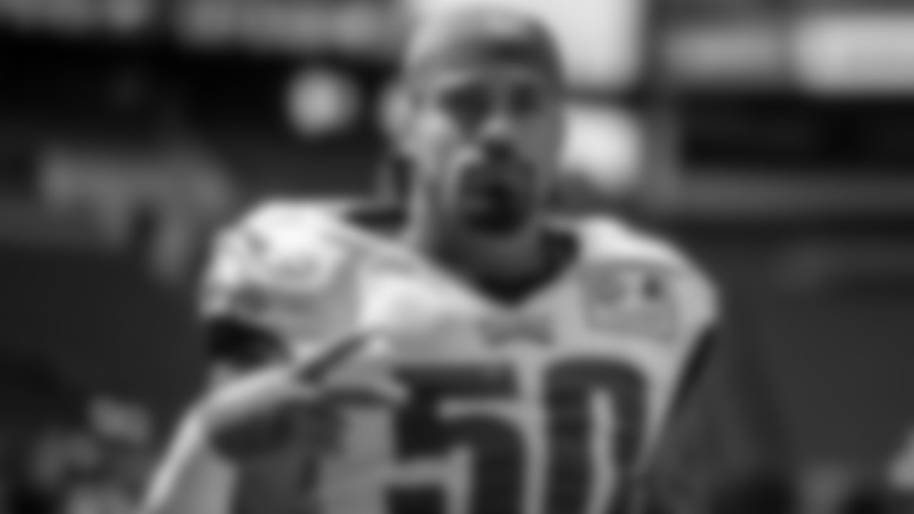 LB Duke Riley