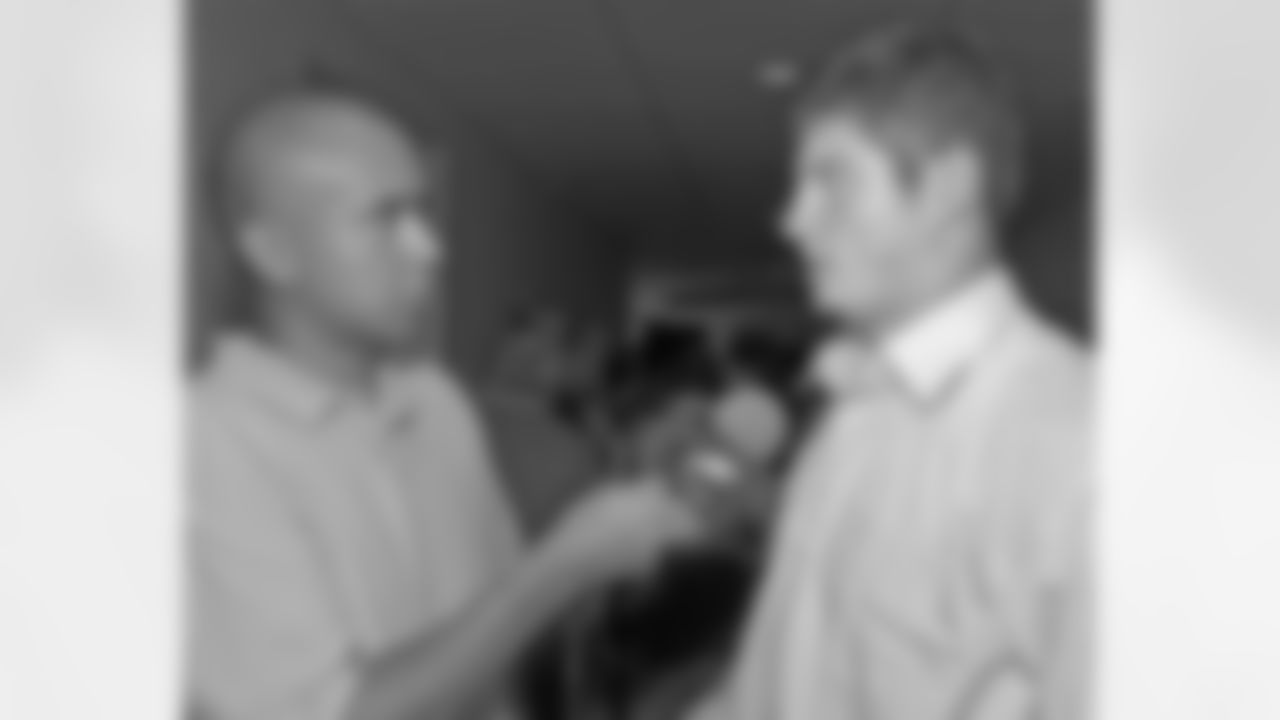 TE Brent Celek chats with Chris McPherson