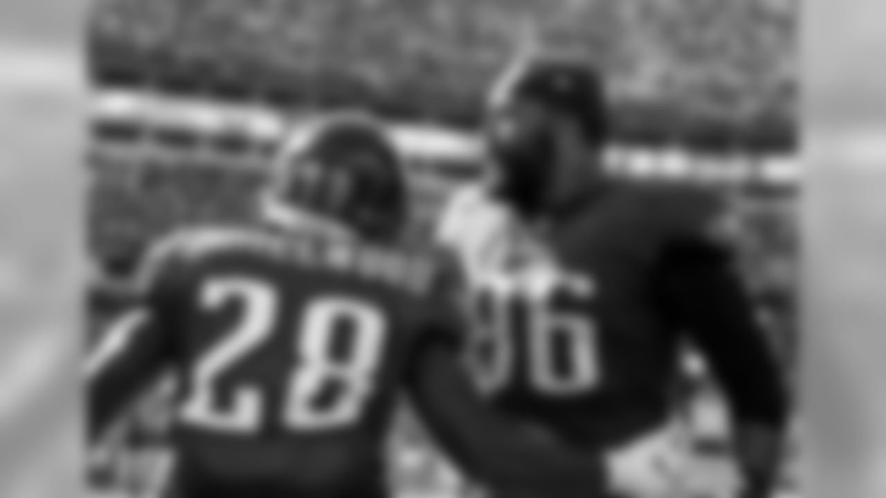 RB Wendell Smallwood and DE Derek Barnett
Philadelphia Eagles vs. Tennessee Titans at Nissan Stadium on September 30, 2018