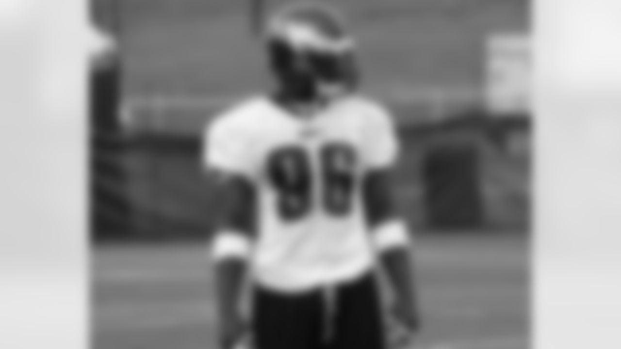 Linebacker Omar Gaither