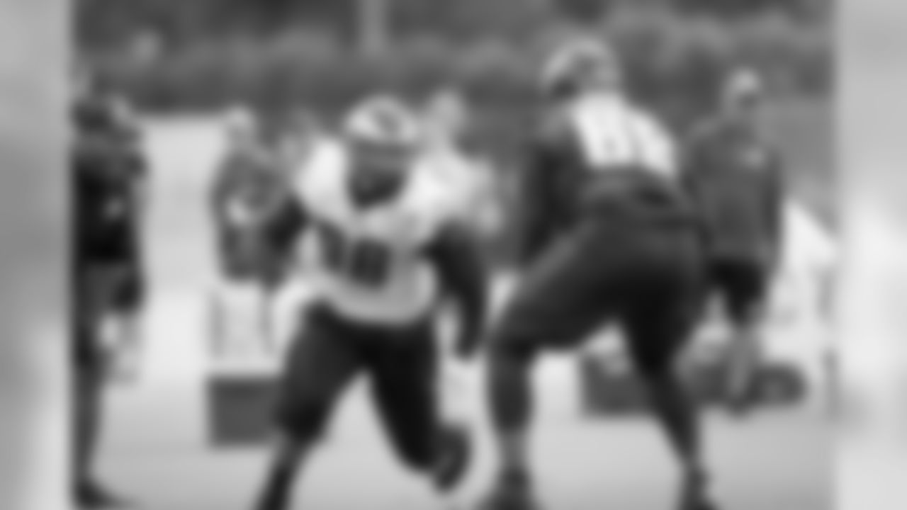 DE Derek Barnett and T Dillon Gordon