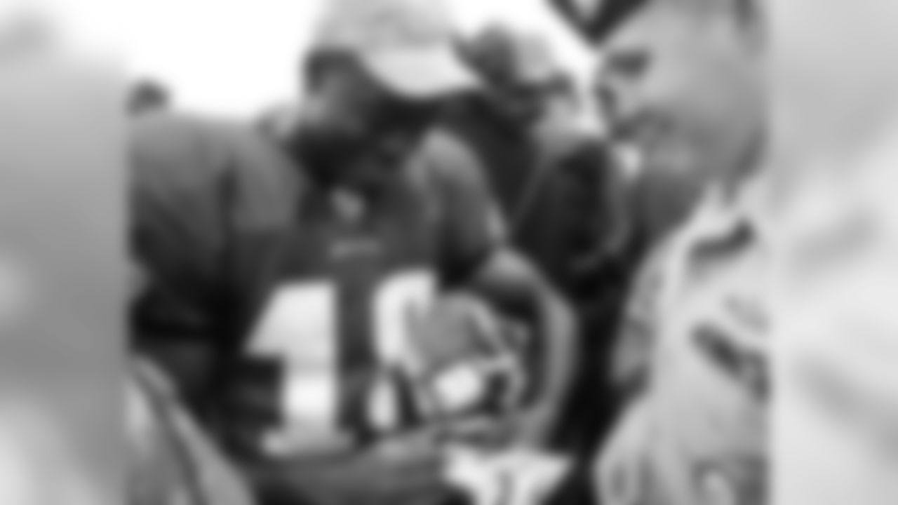 Happy to sign ... WR Jeremy Maclin