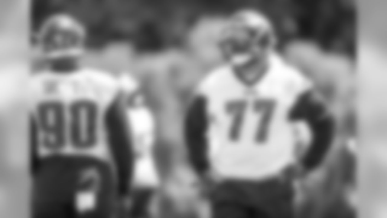 DE Michael Bennett