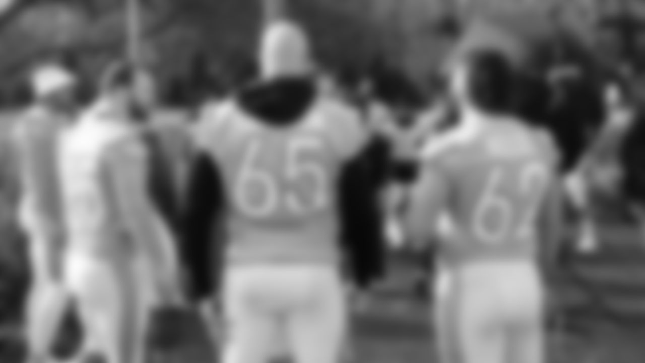 LS Rick Lovato, T Lane Johnson, and C Jason Kelce gather for their Pro Bowl photos