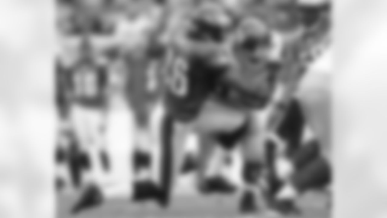 S Sean Jones makes a play