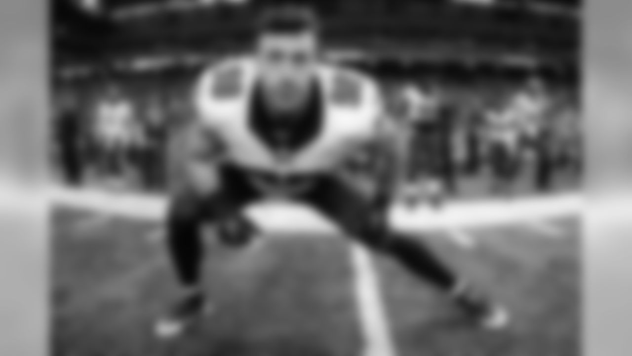 LB Connor Barwin