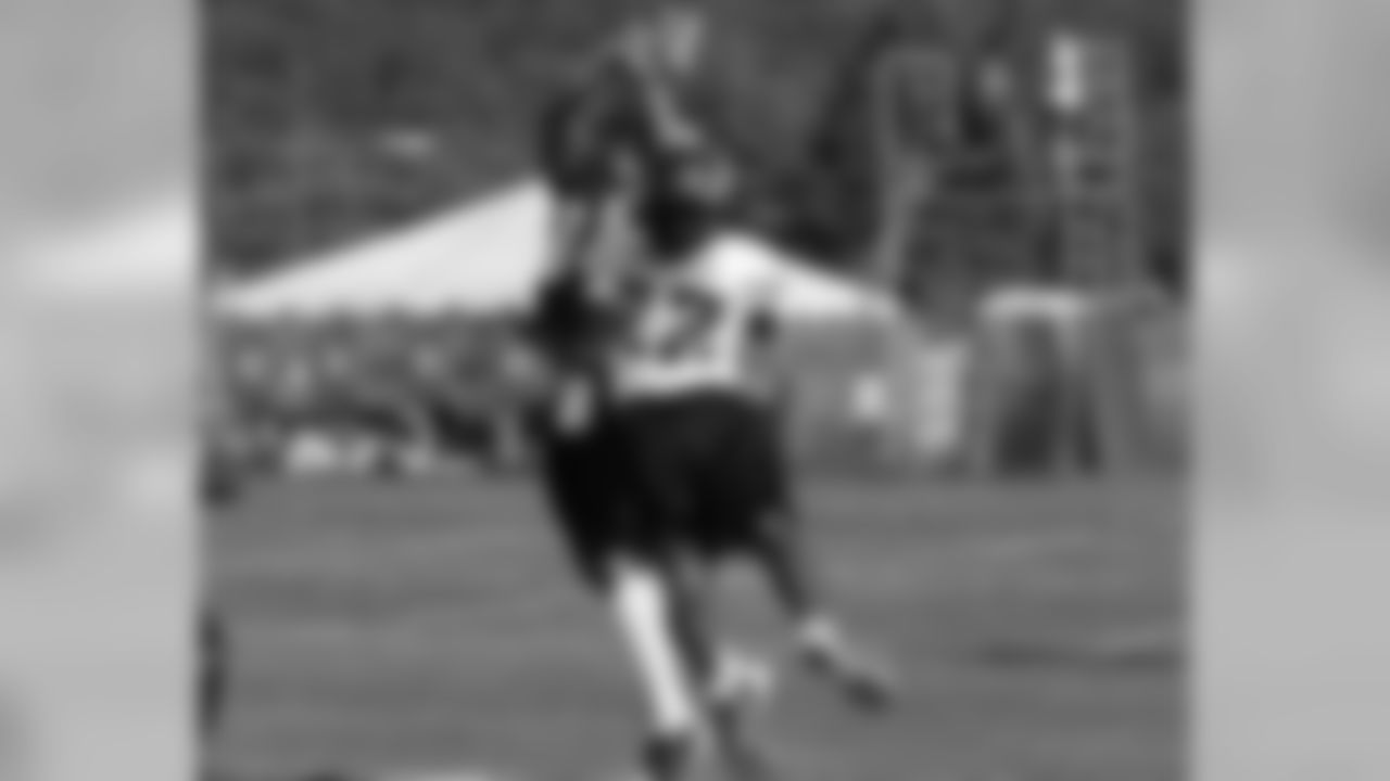 CB Asante Samuel with the pass breakup on a ball intended for WR Hank Baskett