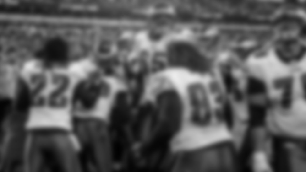 The Eagles sideline erupts in celebration of the win