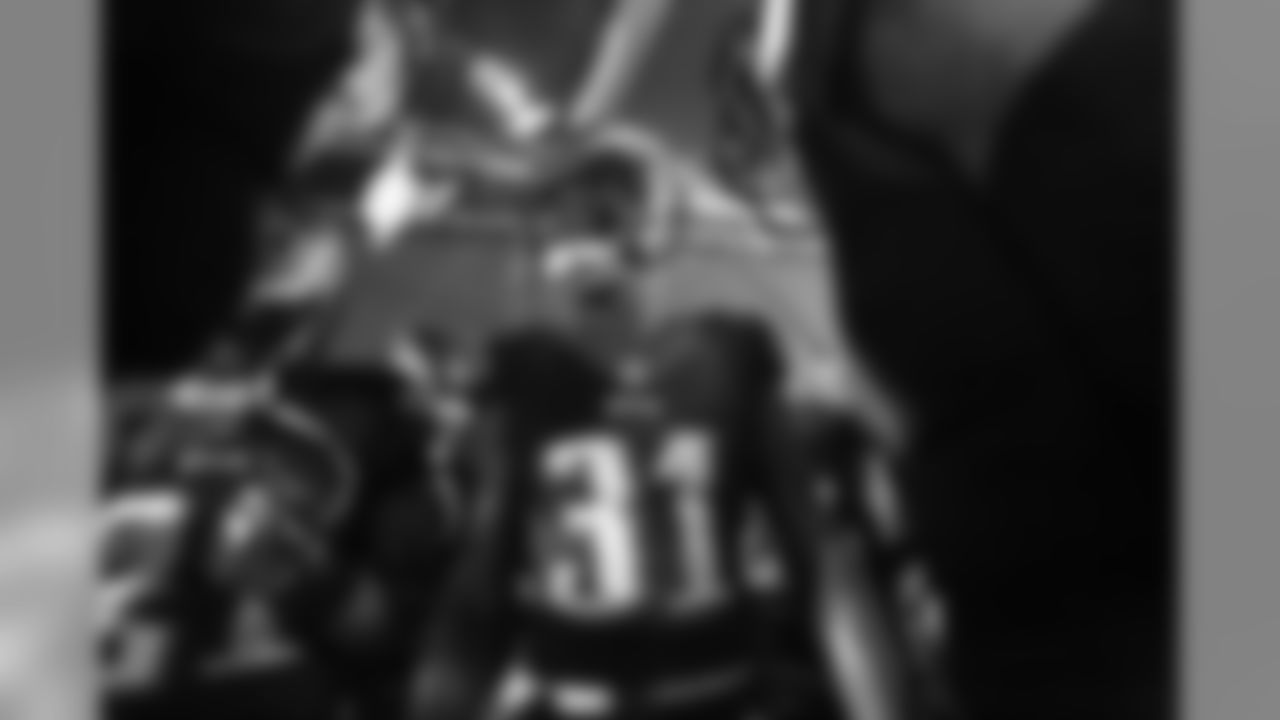 CB Jalen Mills