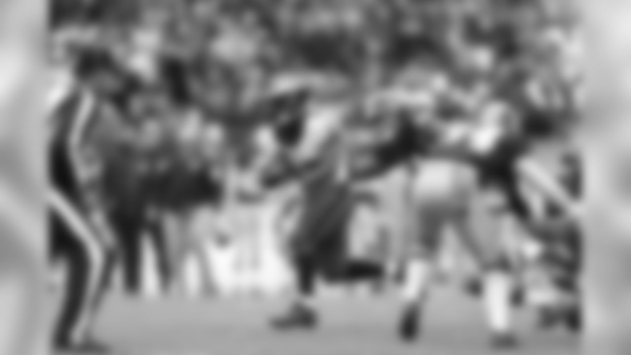 RB Darren Sproles escapes for the open field