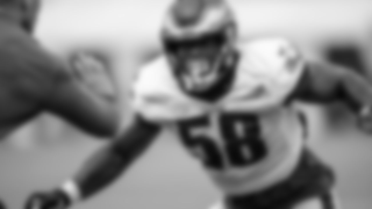 LB Genard Avery