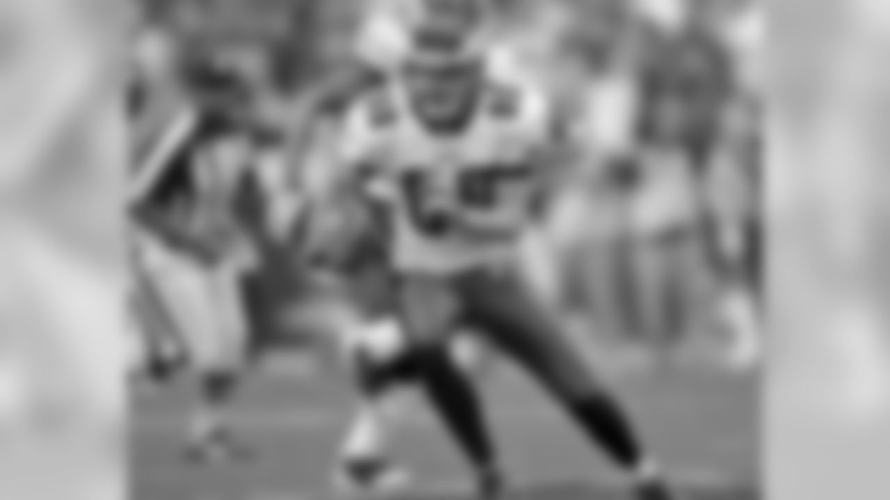 WR Kevin Curtis on the run