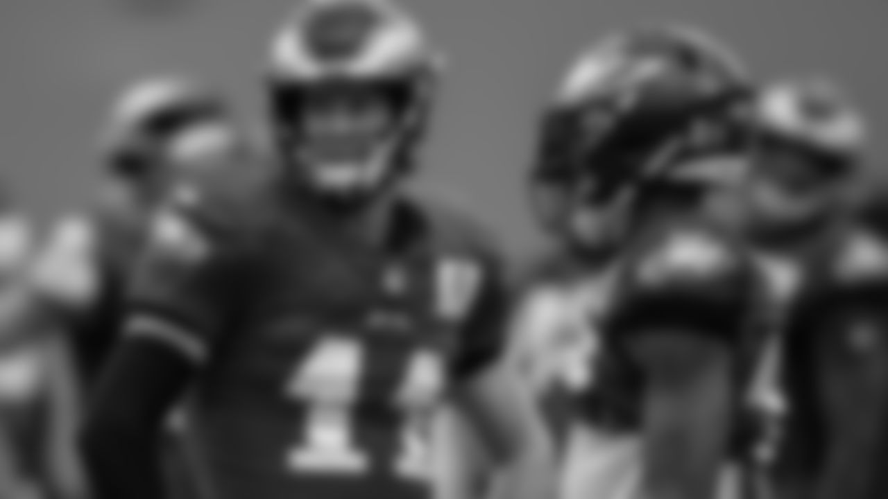 QB Carson Wentz