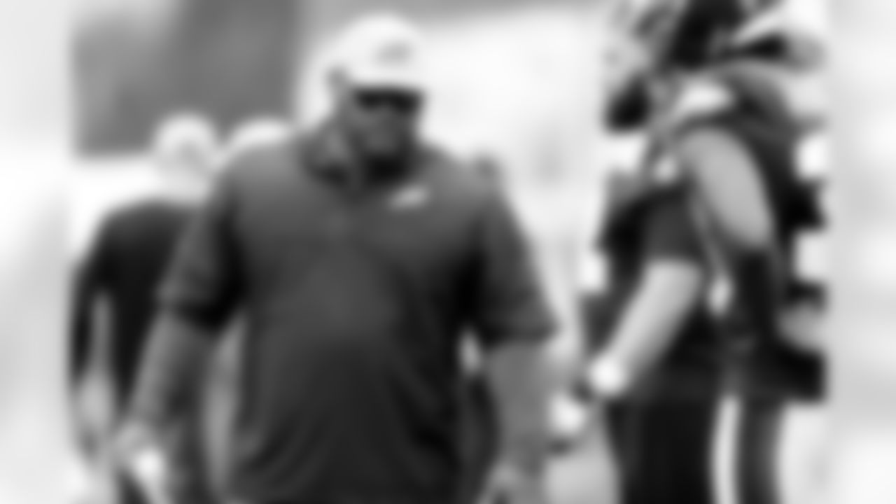 Assistant head coach Duce Staley