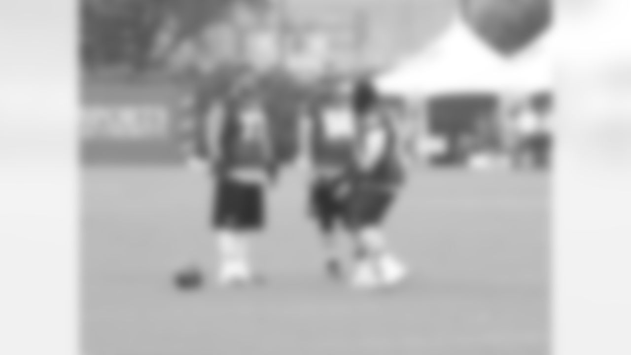 For rookies Kevin Graf and Andrew Gardner, who better to learn from than Mr. All-Pro Jason Peters