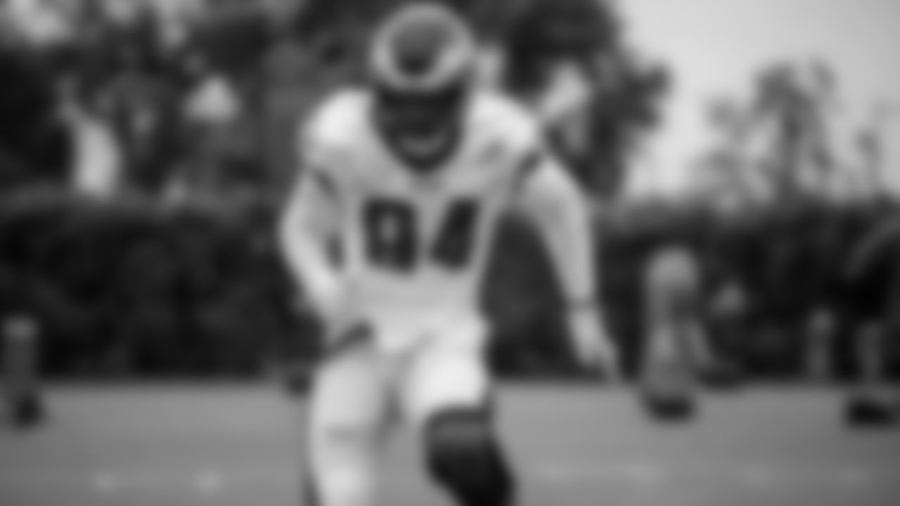 DE Josh Sweat