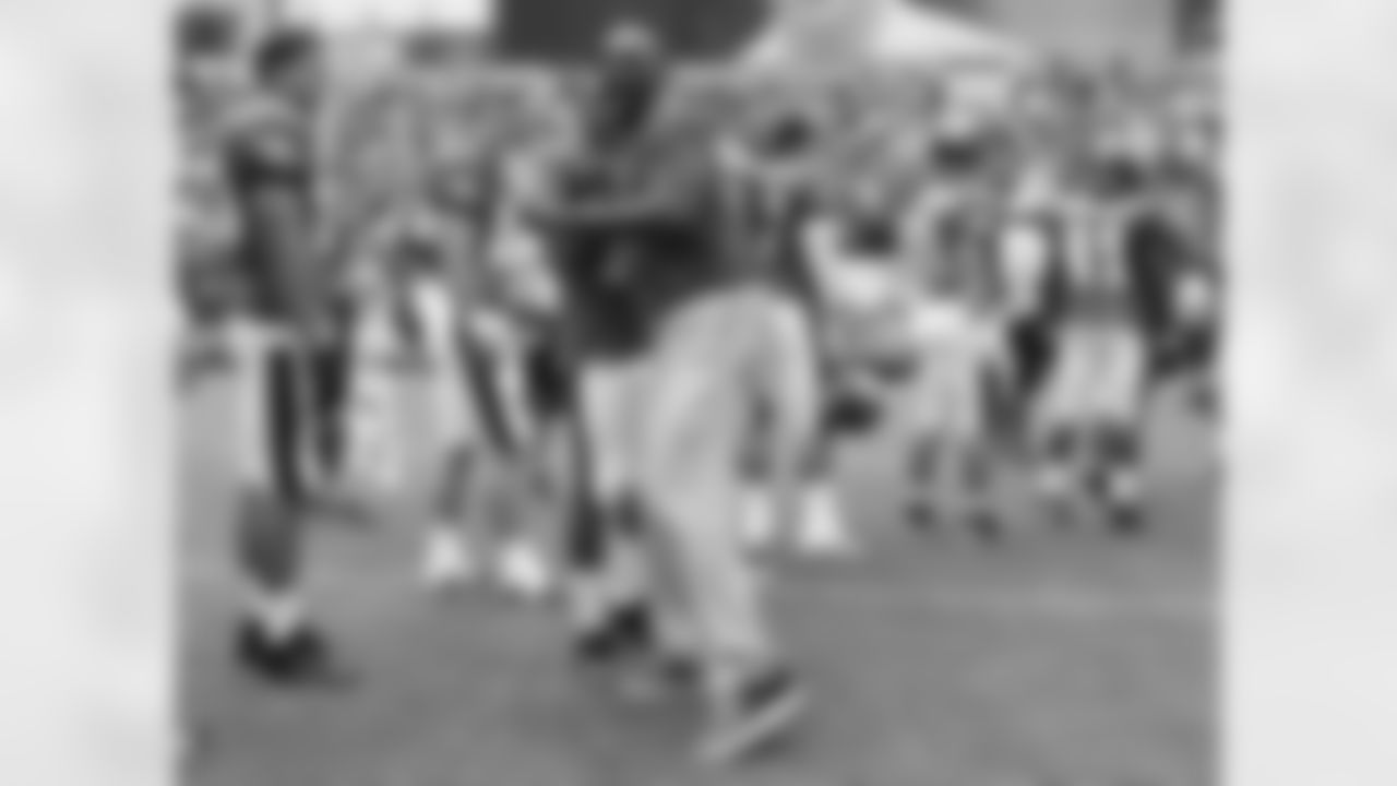 Former LB Ike Reese