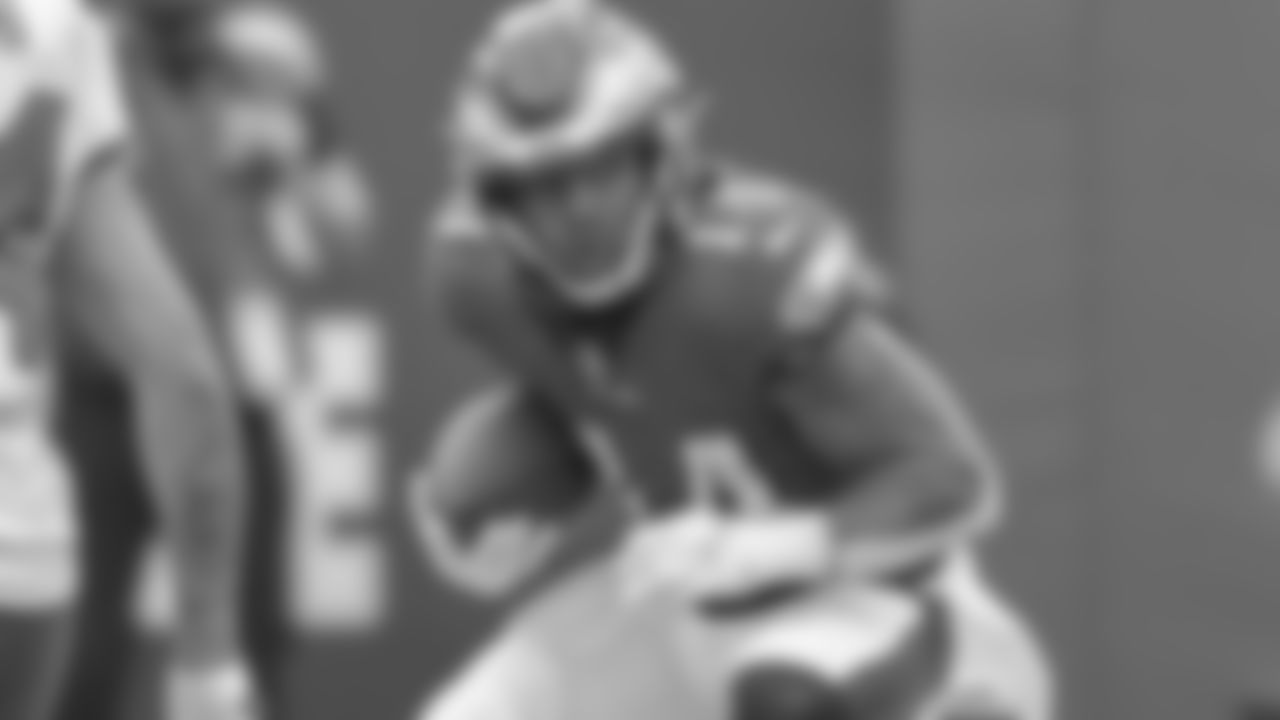 RB Kenneth Gainwell