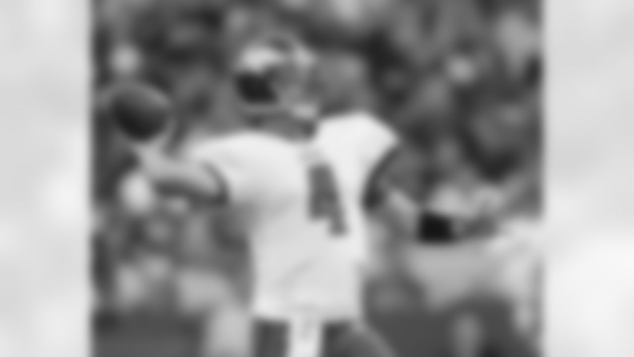 QB Kevin Kolb