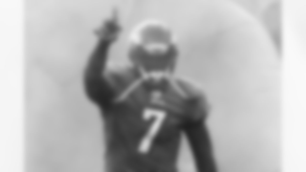 QB Michael Vick