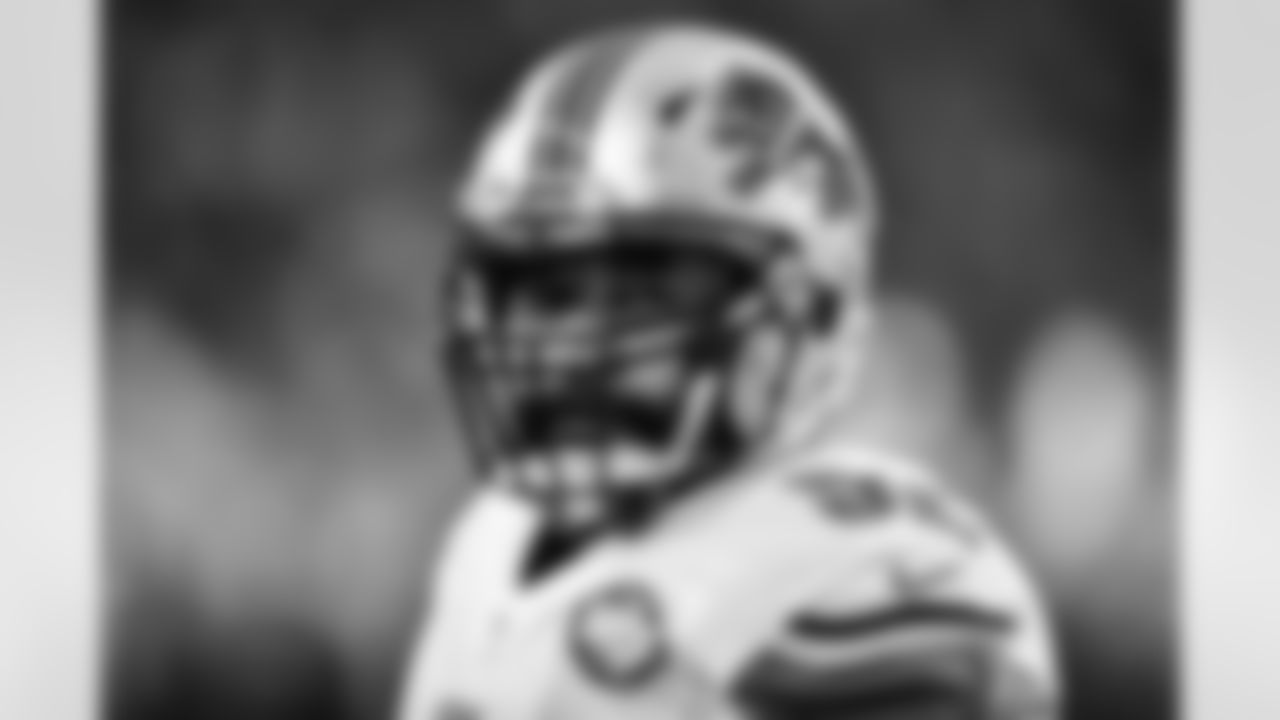 The Eagles signed DT Haloti Ngata to a one-year contract.