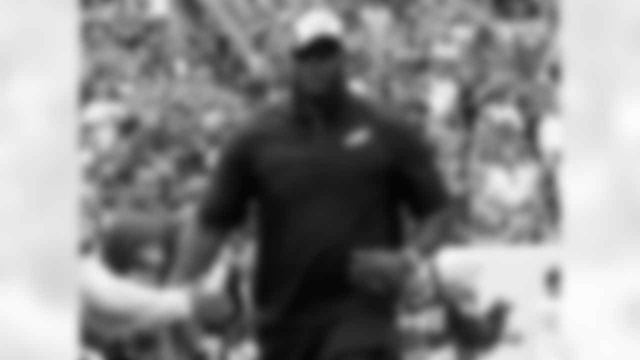 Former OT and intern coach Tra Thomas