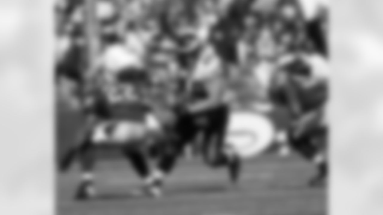 FB Dan Klecko on the move