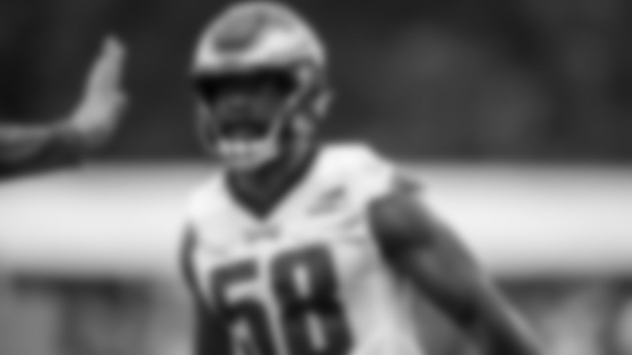 LB Genard Avery